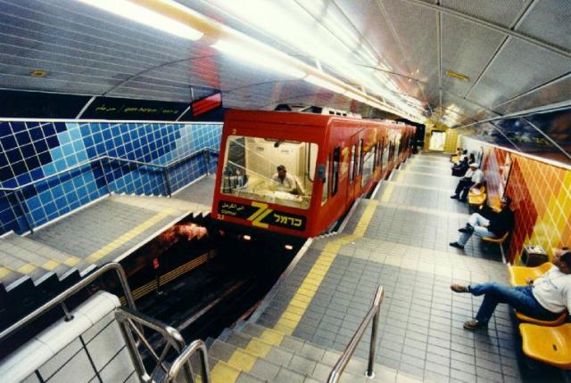 26- Funicular Subterraneo