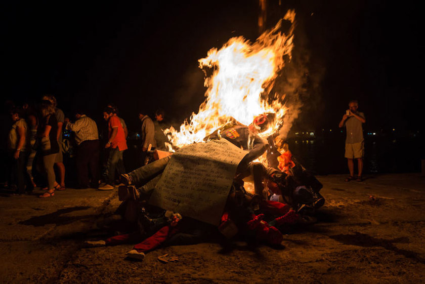 La quema del año viejo, una antigua tradición que encanta en América Latina  - INTI TV